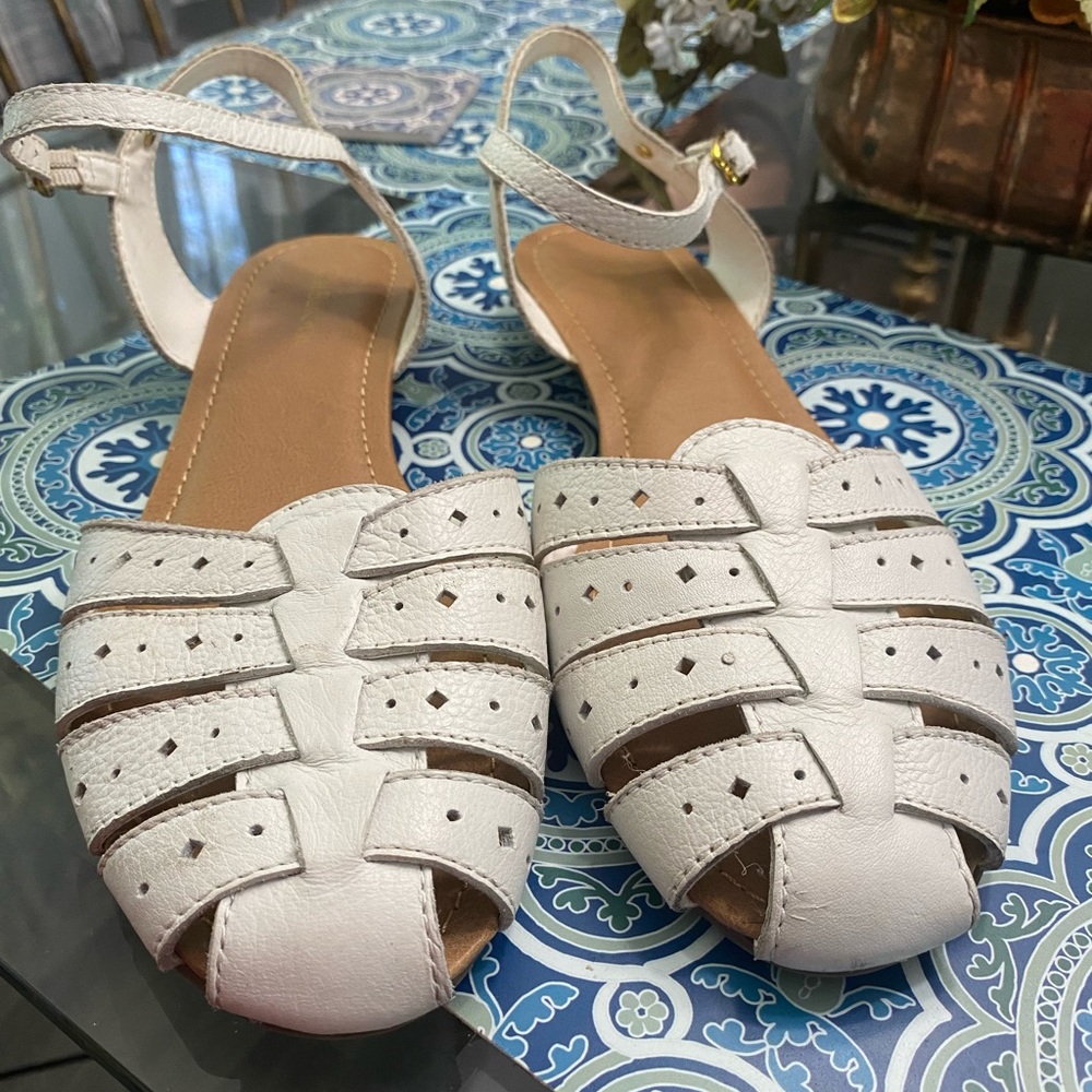 Shoes - Picture 1 of 4